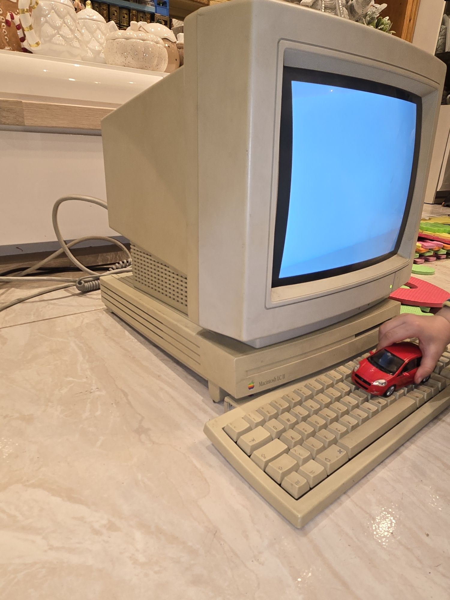 Macintosh LC II apple computer