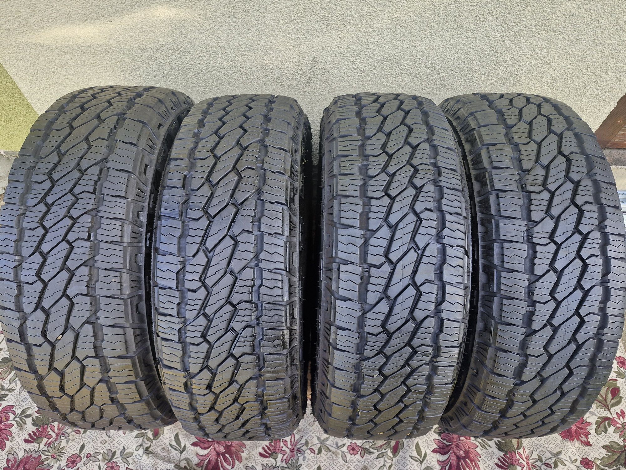 Шини 245/70R16 Bridgestone