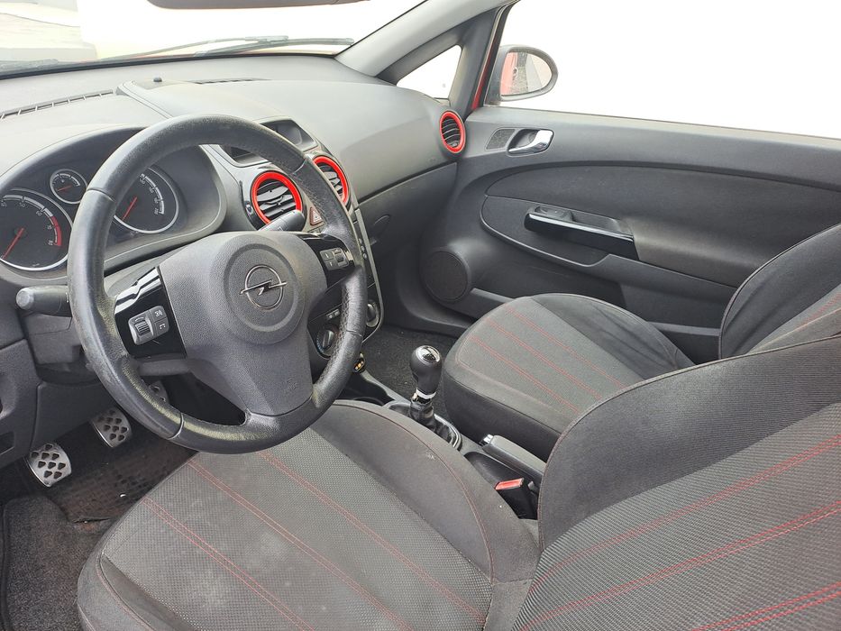 Opel corsa black edition