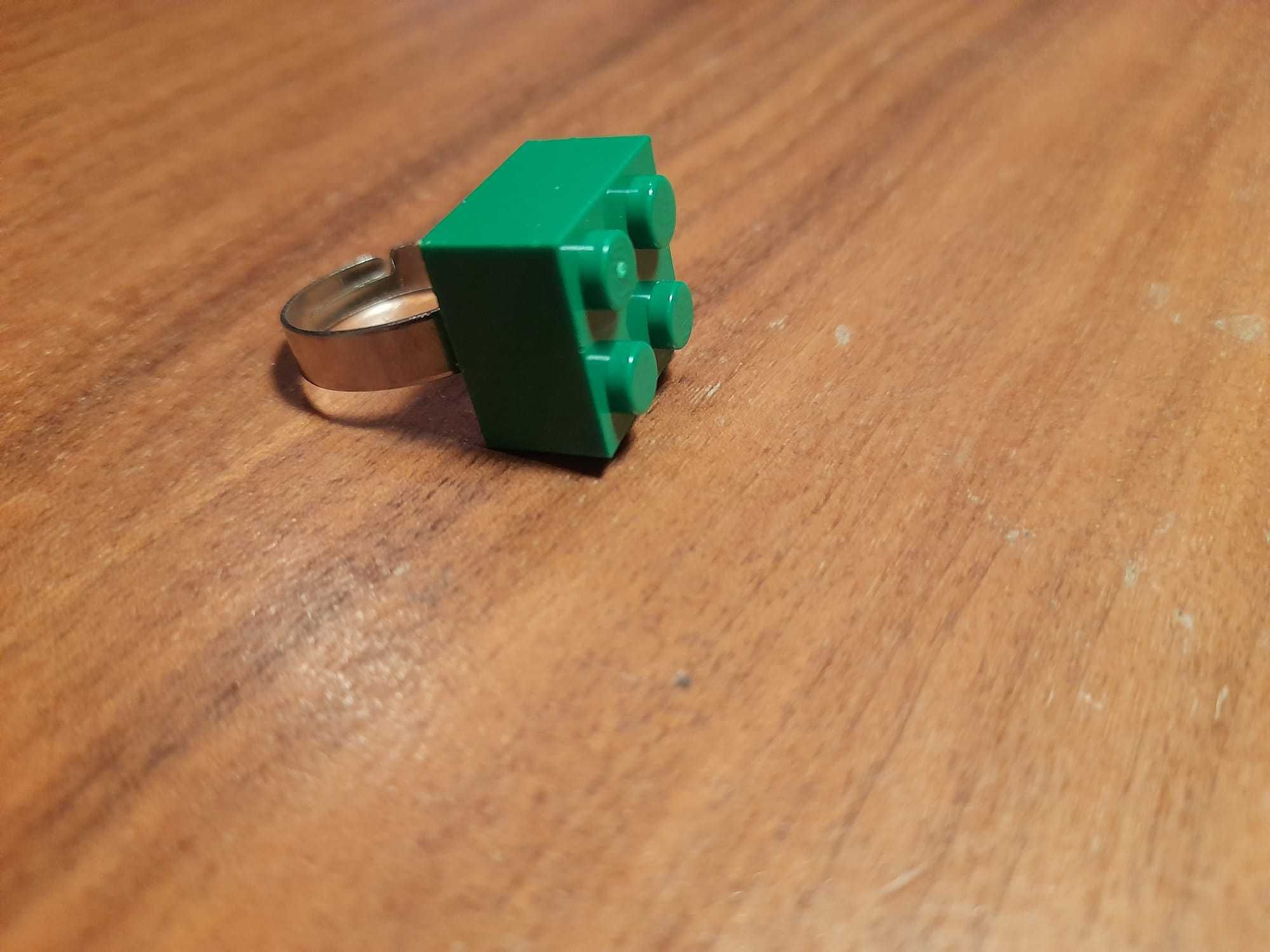 Anel c/ peça lego:branco,rosa,verde,amarelo,azul,verde,vermelho,castan