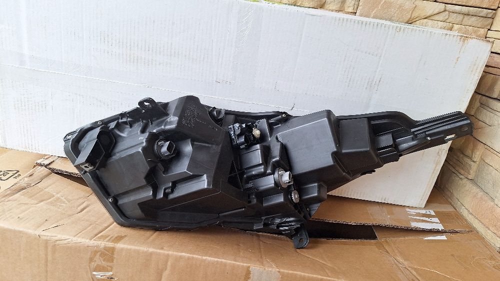 Honda HR-V II 15-21 lampa prawa led