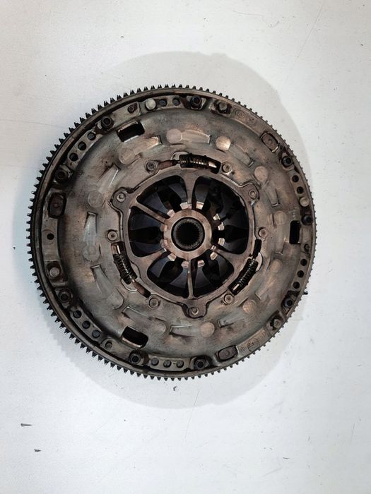 SPRZĘGŁO KOŁO DWUMASOWE VW AUDI 2.0 FSI 06F105264B