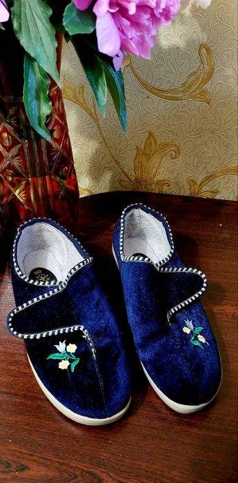 Мокасины,тапки,бурки 39разм