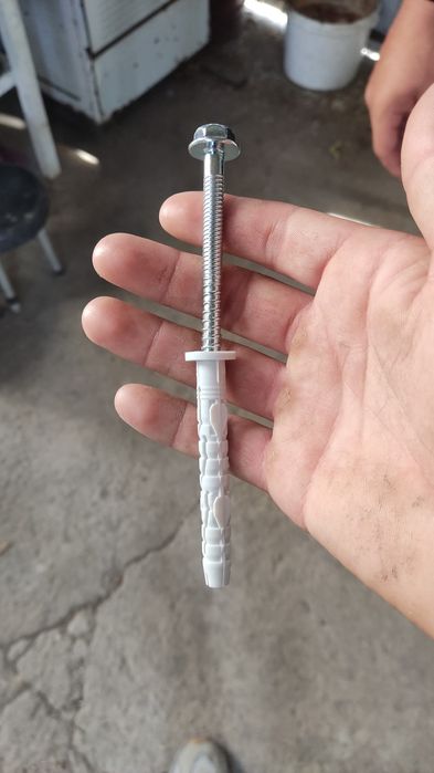 Дюбеля  гвозди строительные материалы