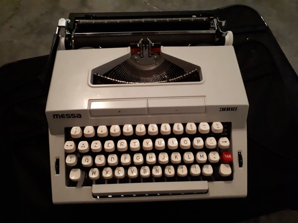 Máquina de Escrever Manual MESSA 3002