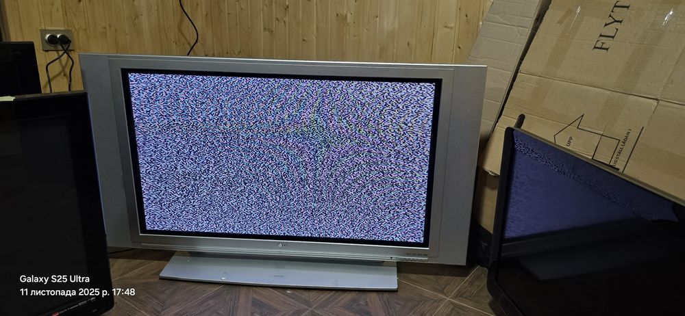 Телнвізор LG rt42px 10