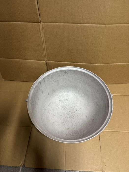 Продам казан каструля 25л ще колишній у хорошому стані.