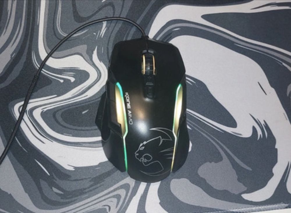 Rato Gaming Roccat Kone AIMO – Edição RGB