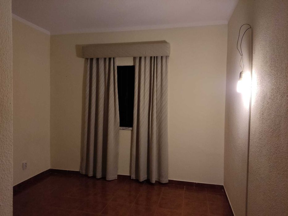 Casa Remodelada com 2 pisos – Carregado - Alenquer