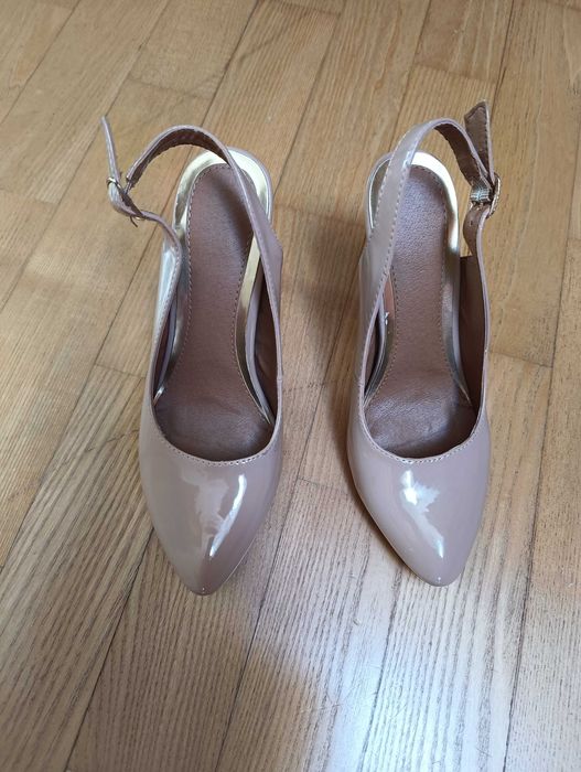 Buty beżowe szpilka bez pięty