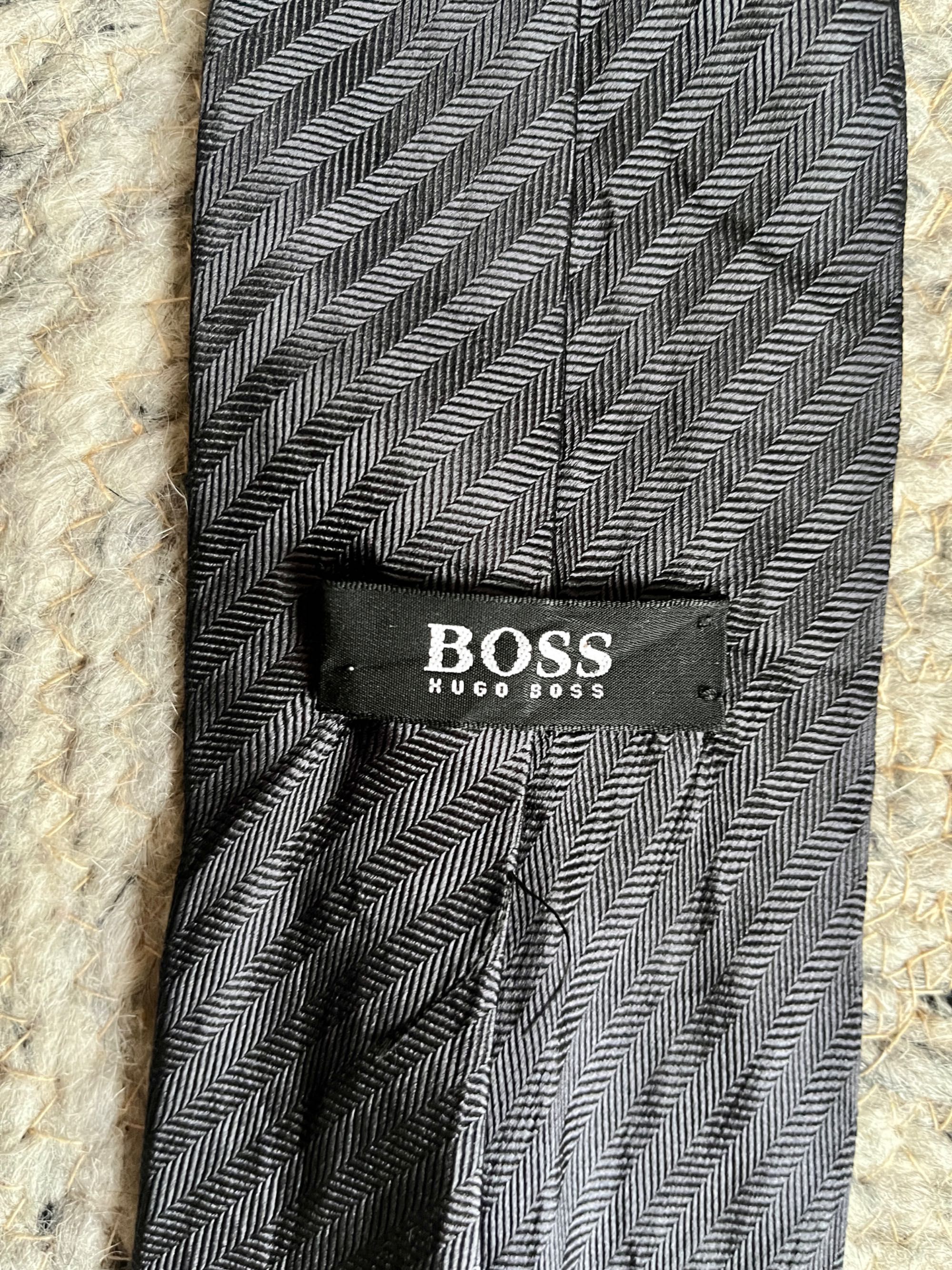 HUGO BOSS krawat jedwabny