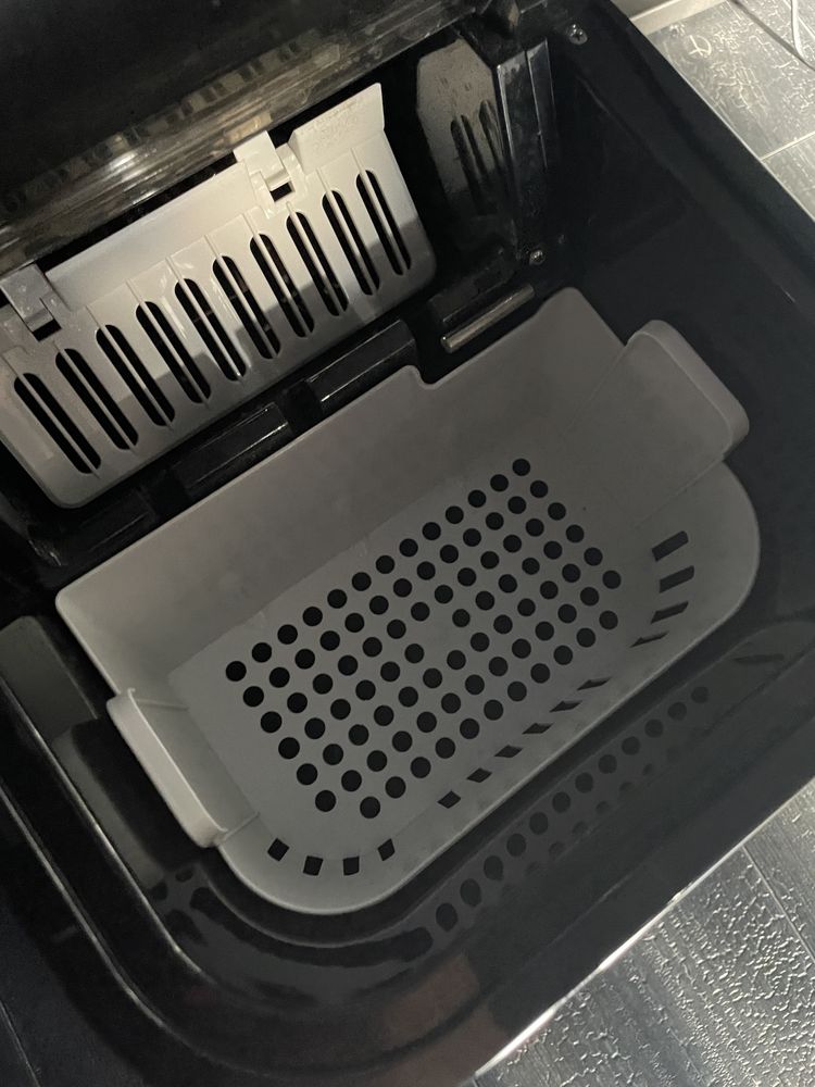 Kostkarka do lodu GÖTZE & JENSEN IM701X Inox Pojemnik 2.2 L