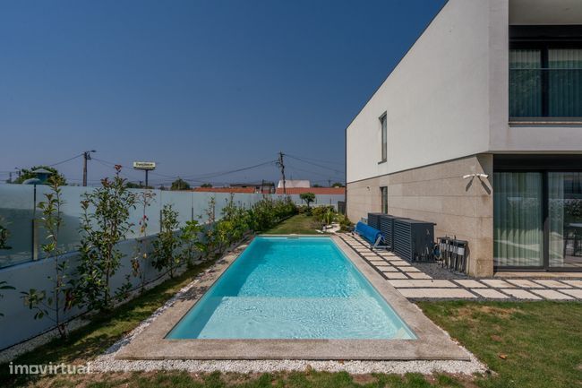 Moradia T3 +1  à venda em Matosinhos