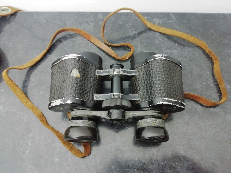 Binóculos antigos com estojo em pele