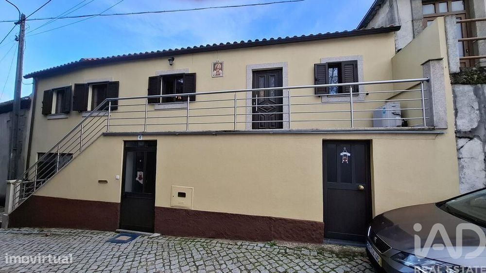 Casa / Villa T4 em Vilarinho de São Romão de 358,00 m2
