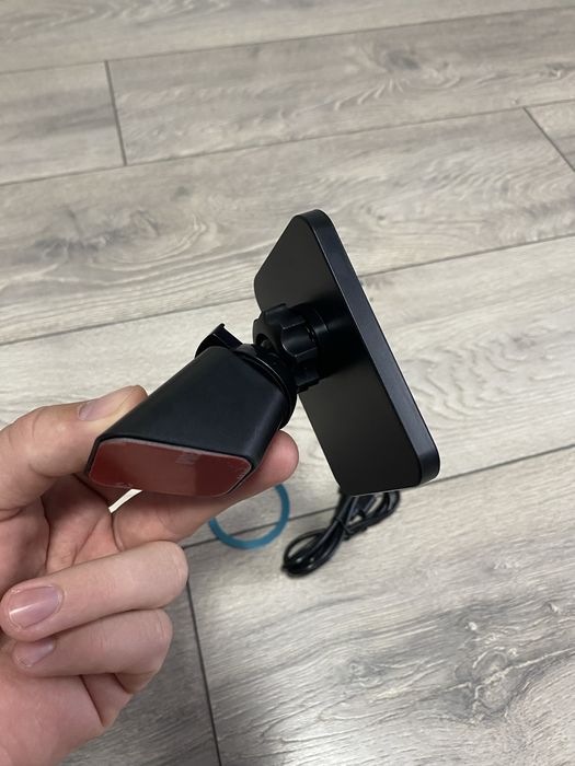 Бездротова зарядка в авто 15W MagSafe, магнітний тримач