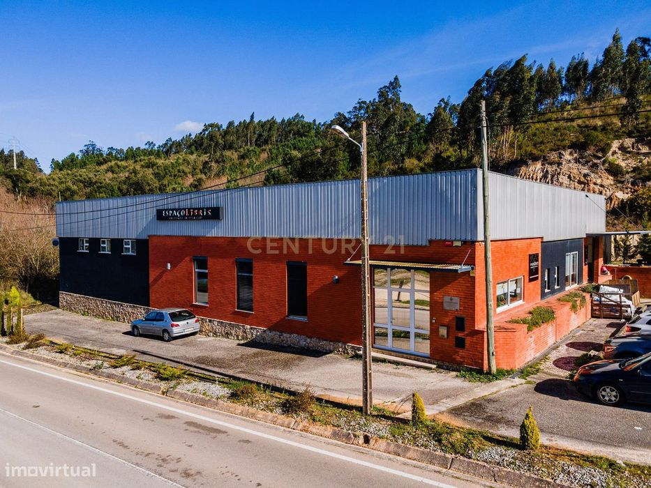 Armazém industrial próximo de Leiria