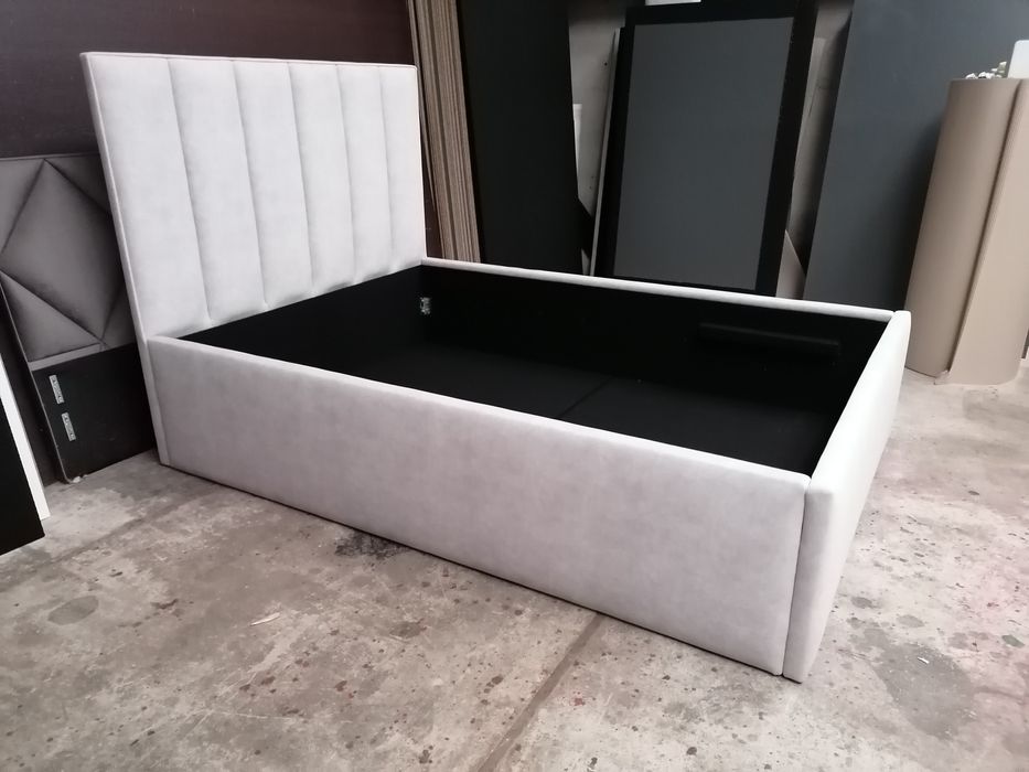 Łóżko tapicerowane na wymiar sypialnia nóżki stelaż panele producent