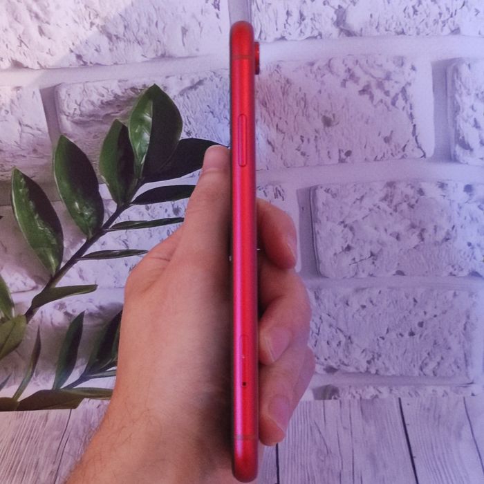 Смартфон Apple iPhone XR 64 GB Neverlock в хорошому стані