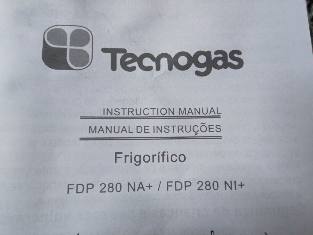 Frigorífico  com congelador