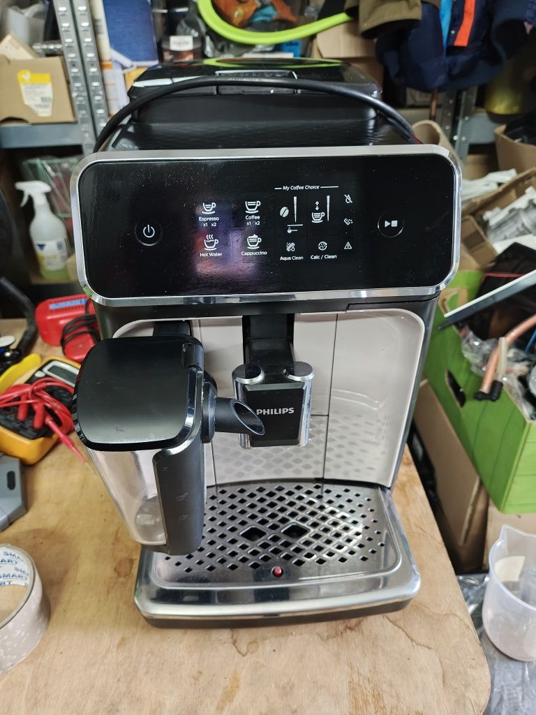 Ekspres do kawy PHILIPS LatteGo z systemem mleka
