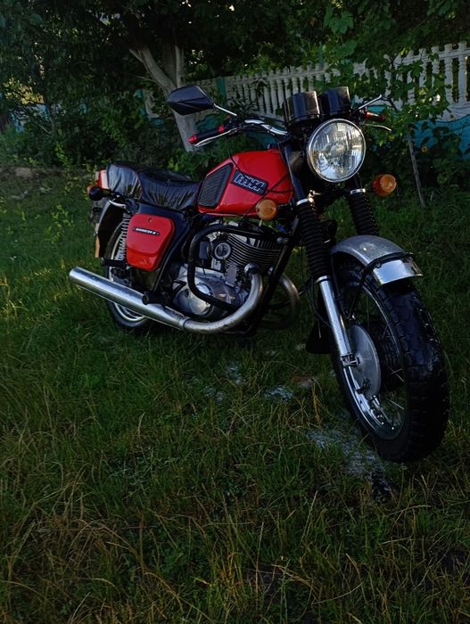 Мотоцикл Иж планета на доках з коляскою