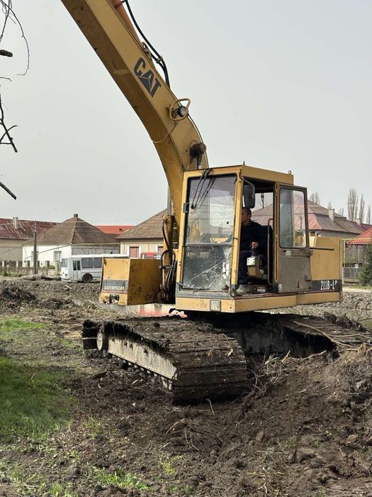 Продам екскаватор Cat 211L (болотний)