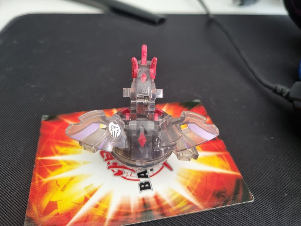 Bakugan B2 New Vestroia Translucent Darkus Neo Dragonoid