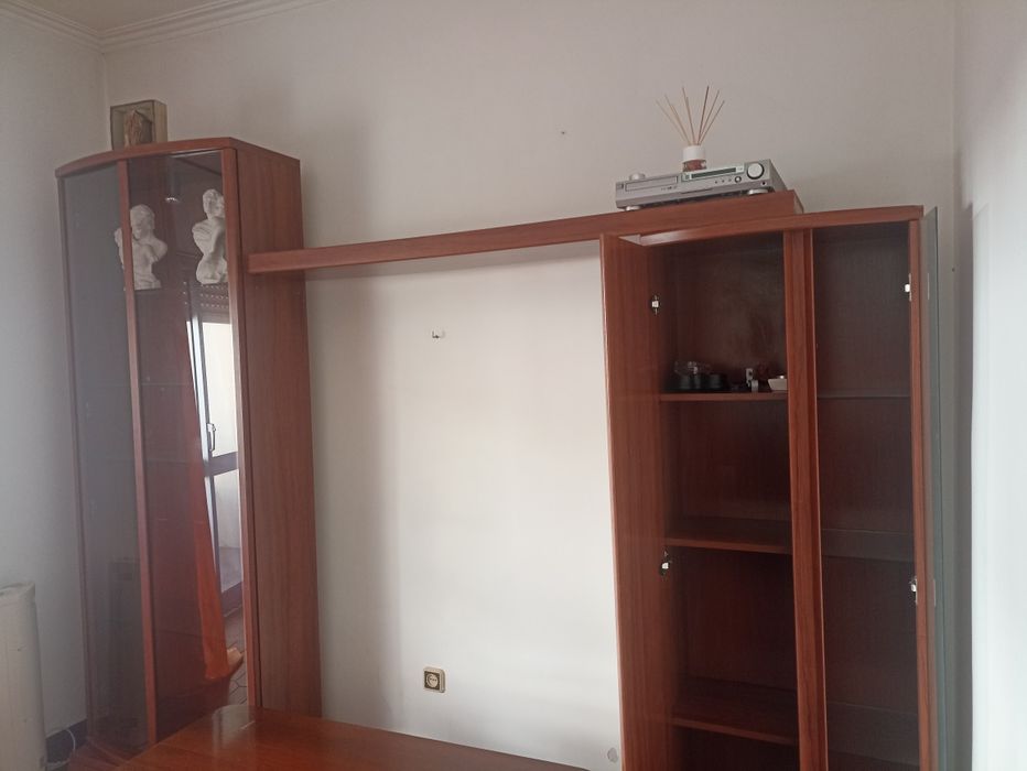 Móvel de sala em madeira