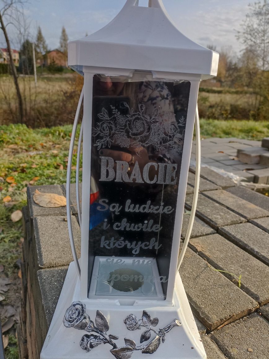 Znicze z sentencjami