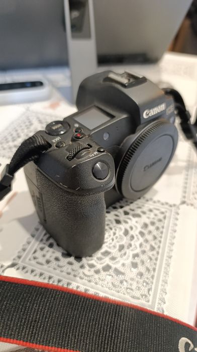 Canon EOS R + Adaptador RF para EF