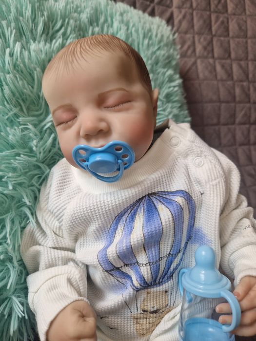 Lalka jak żywa chłopiec