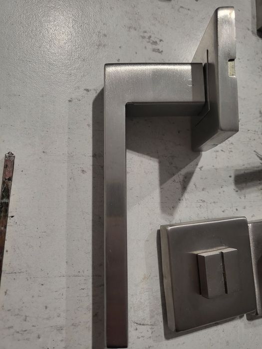 Klamki srebrne zamknięcie do  WC