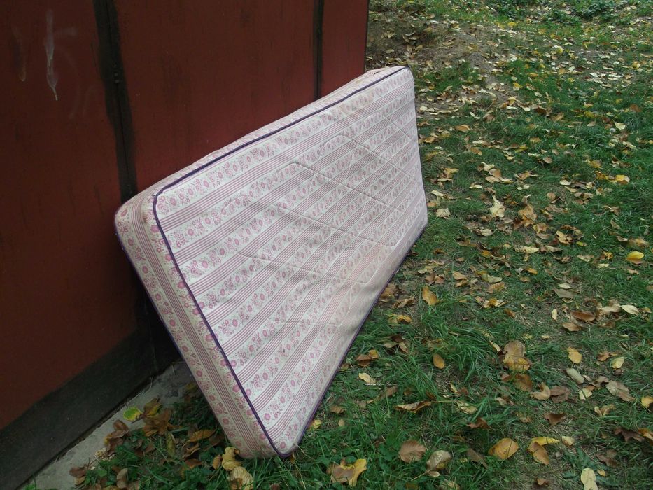 кровать одно спальная