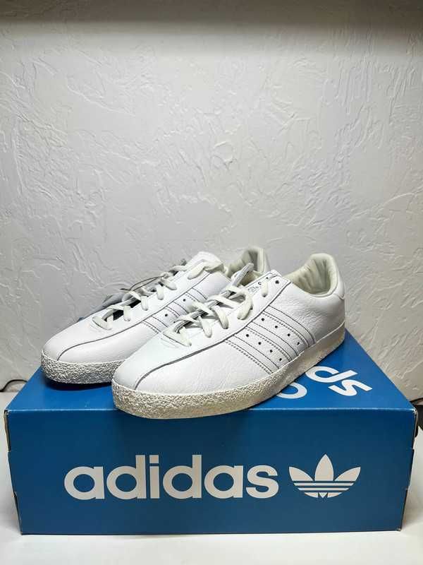Buty sportowe Adidas Yabisah r. 45 1/3