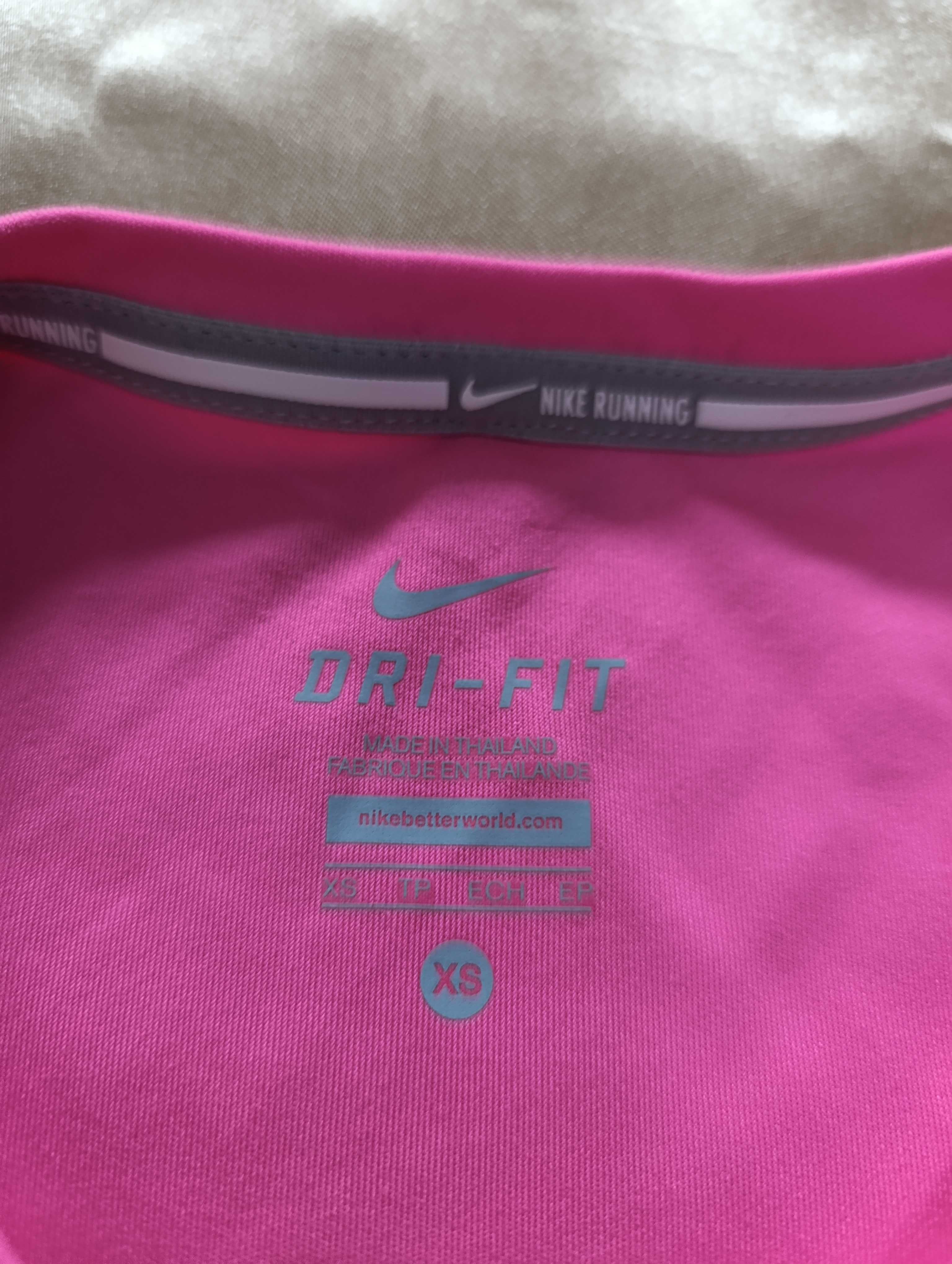 Футболка спортивна жіноча Nike Running