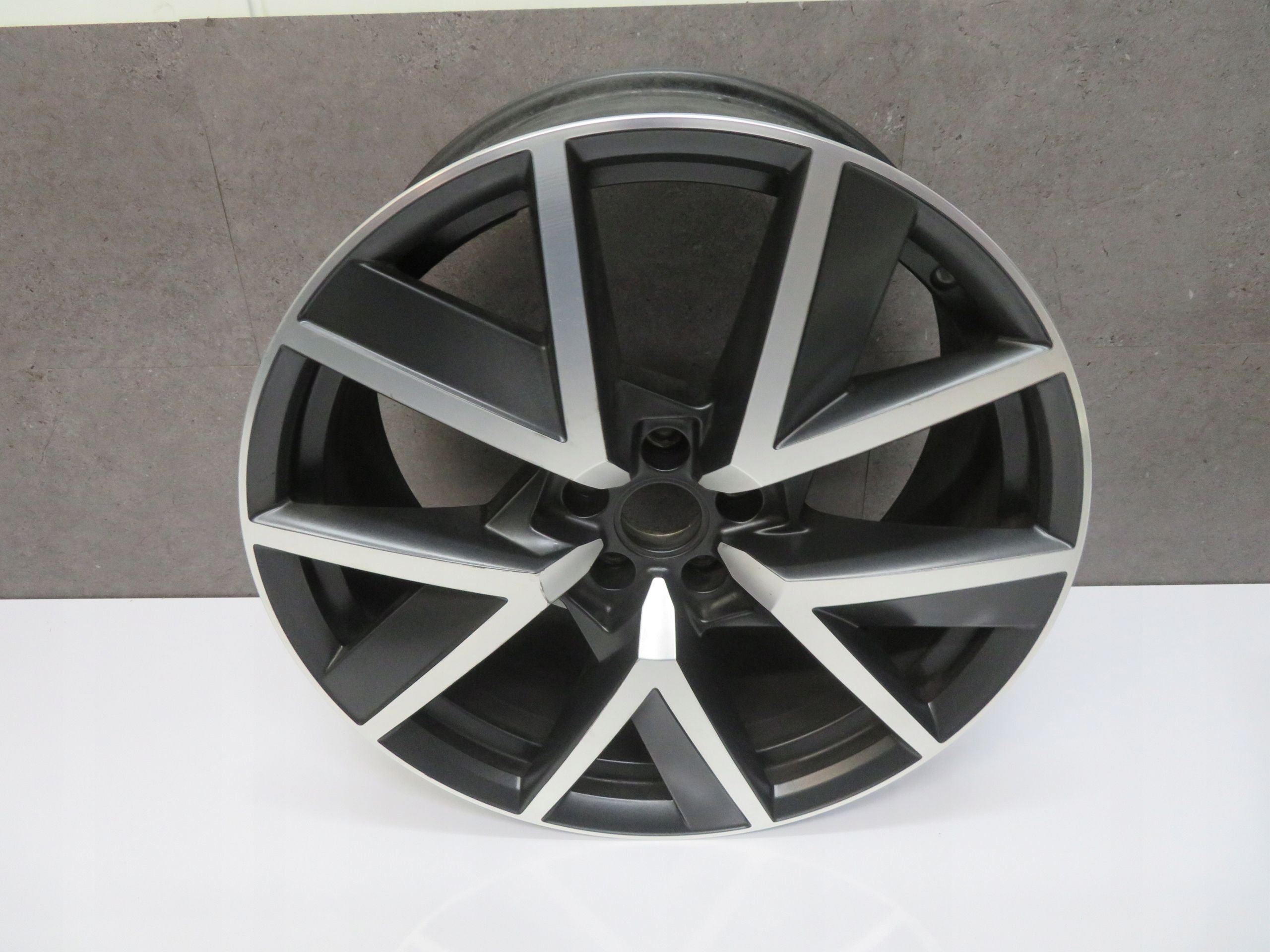 Felga Alufelga 20'' Vw Touareg Iii Cr7 R Line q r Et33