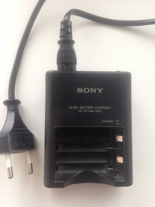 Зарядное устройство Sony   Battery Charger   BC-CS2B для аккумуляторов