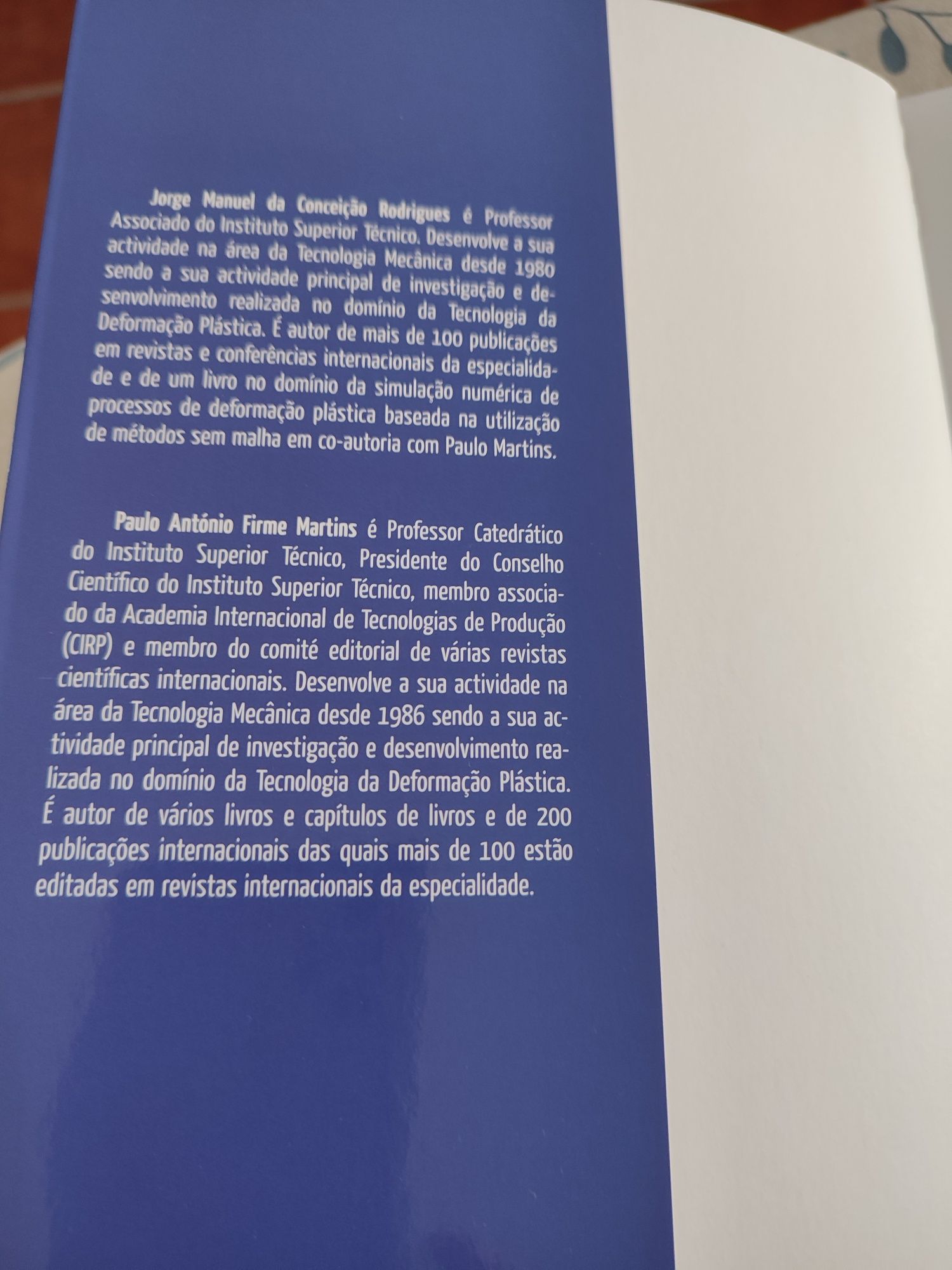 Vendo livro " tecnologia mecânica"
