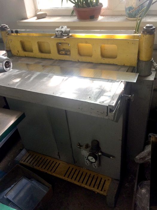 Гільятина пневматична для розкрою листового металу!