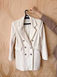 Жіночий білий піджак пальто