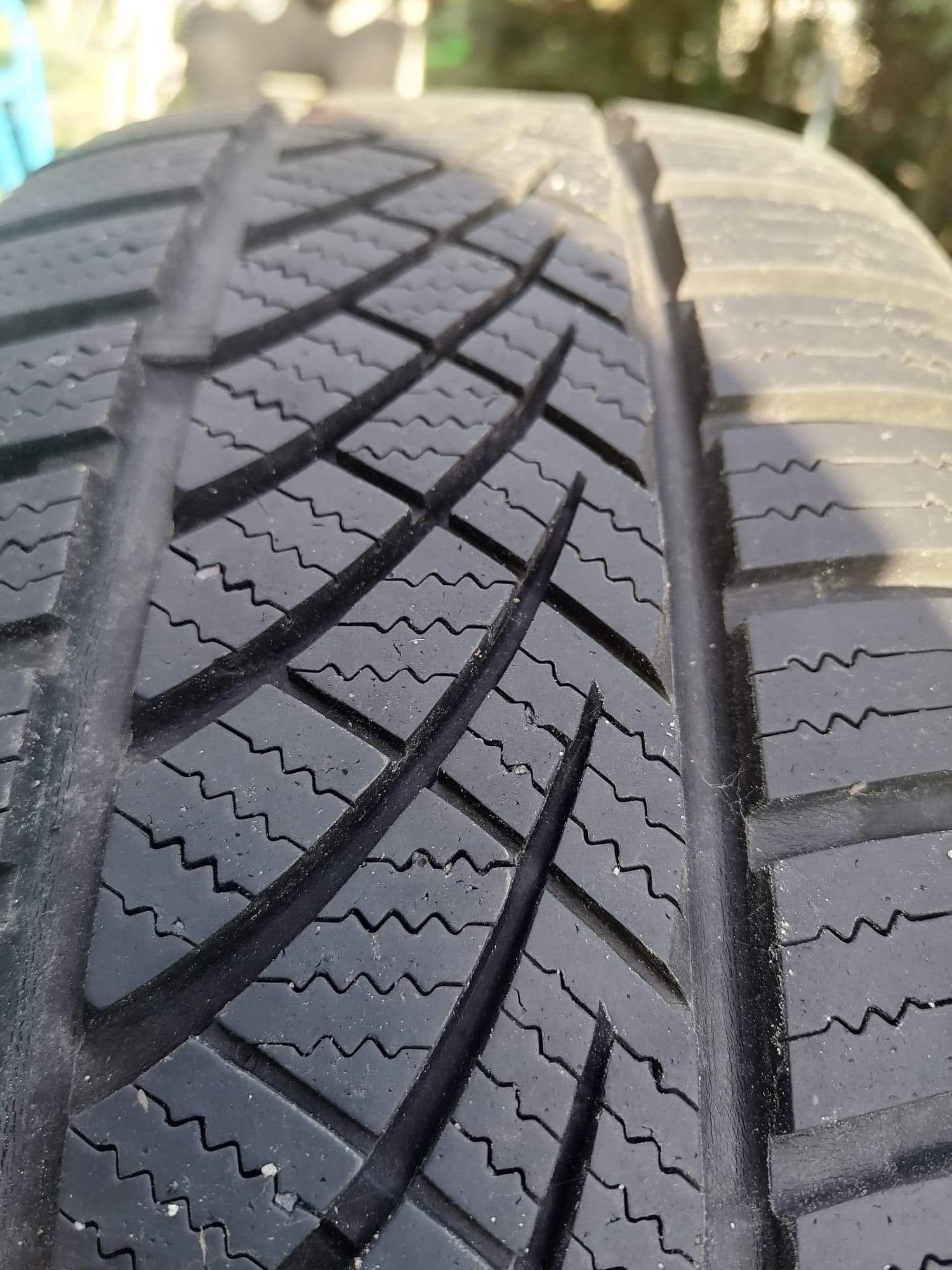 Opony całoroczne Hankook 2 szt. i Kleber 2szt.