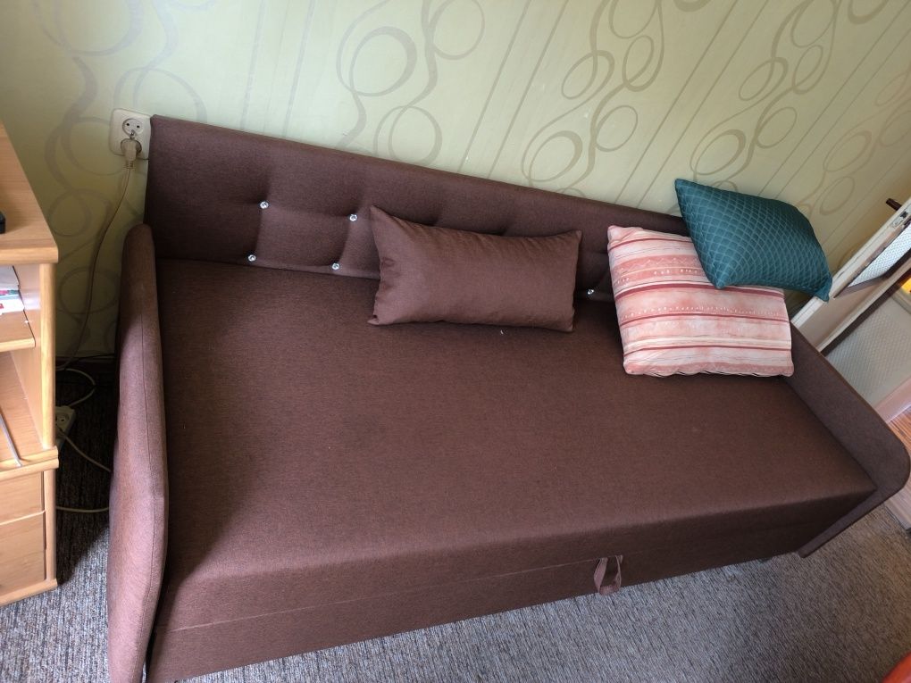 REZERWACJA Sofa bordowa, tapczan, pojemnik na pościel, kryształki