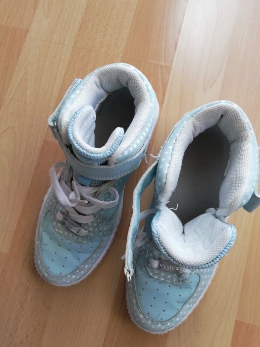 Buty adidasy- Venice -deichmana-rozmiar 33 -używane+gratisy
