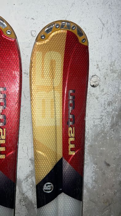 Narty ATOMIC z wiązaniami + pokrowiec BLIZZARD