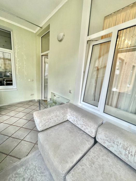 Подобова оренда квартири. Центр. ЦУМ. Пушкінська 9. Метро Театральна