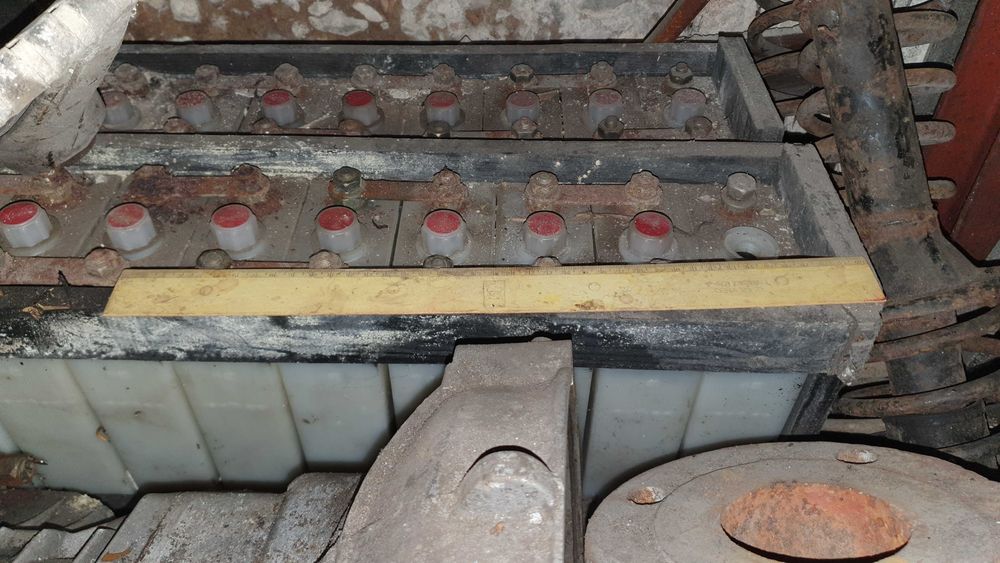 Akumulatory zasadowe duże, baterie akumulatorów, trakcyjne napięcie12V
