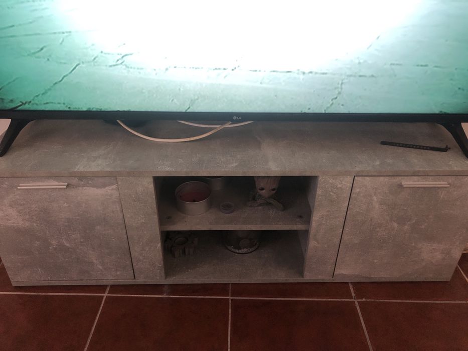 Movel TV a imitar cimento