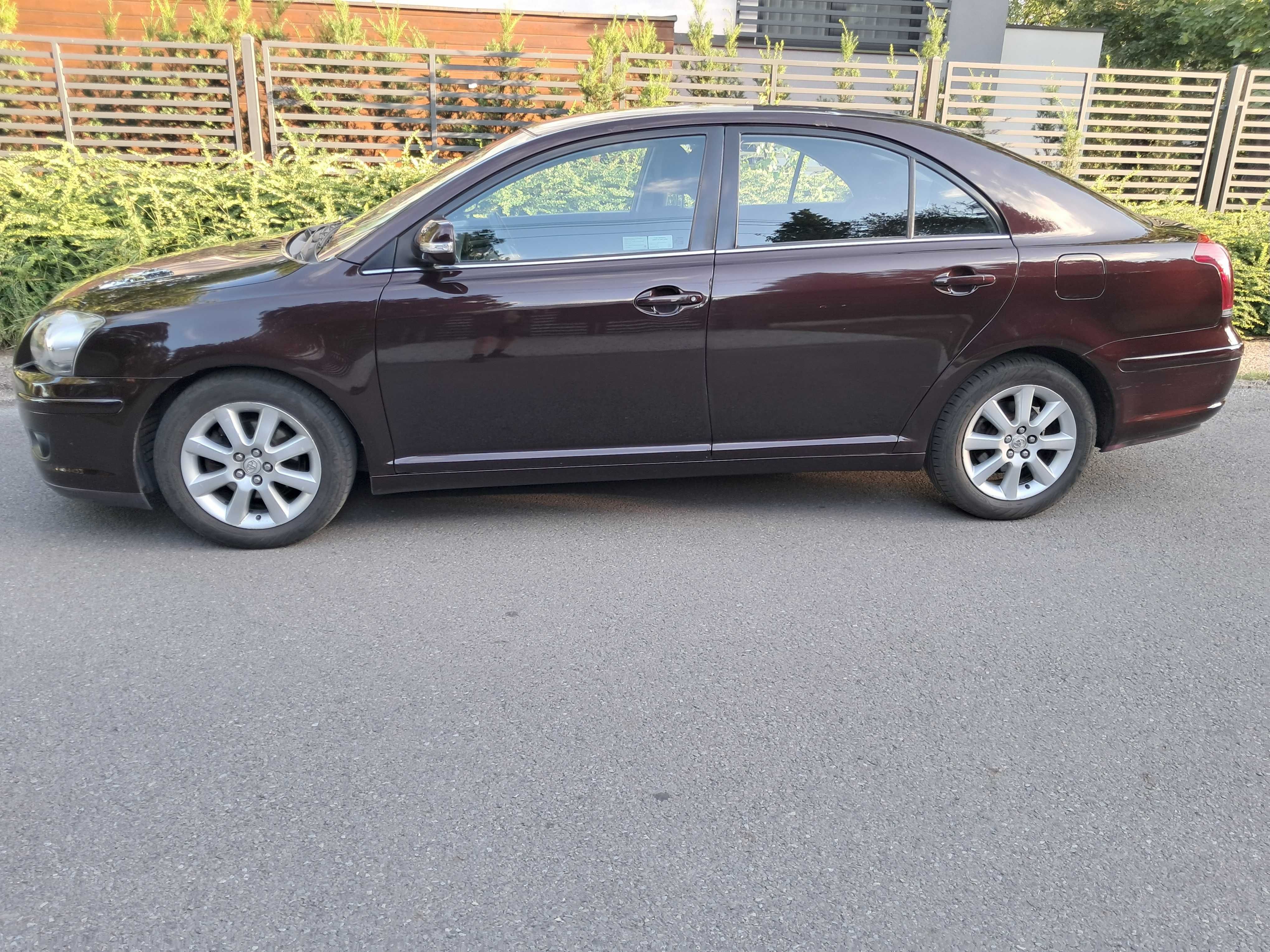 Toyota Avensis II 1.8 beznyna SOL