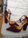 Burgundowe buty na obcasie 39
